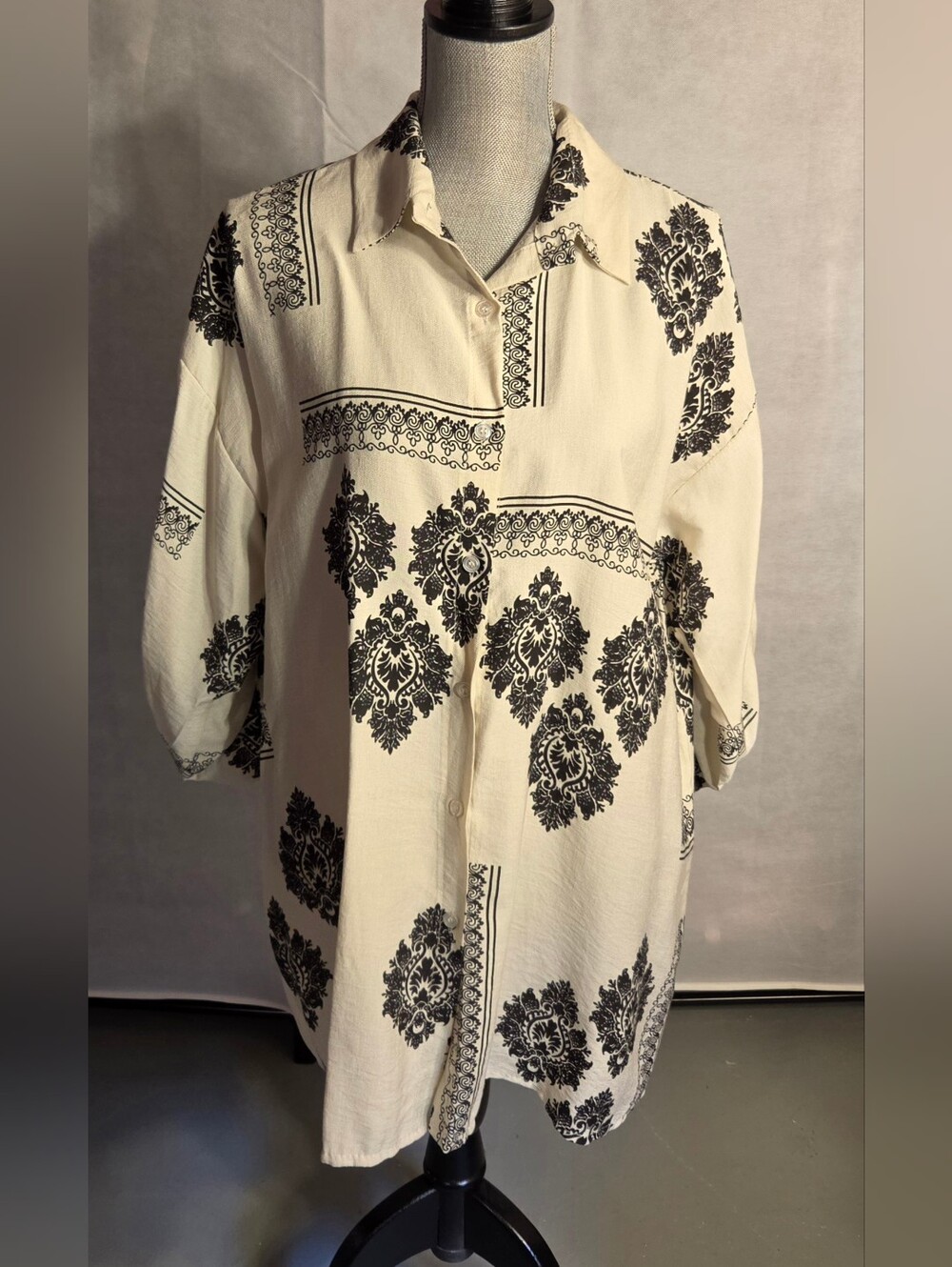 Women's Vintage Damask Print Oversized Shirt Cream Black Roll Tab Sleeves
